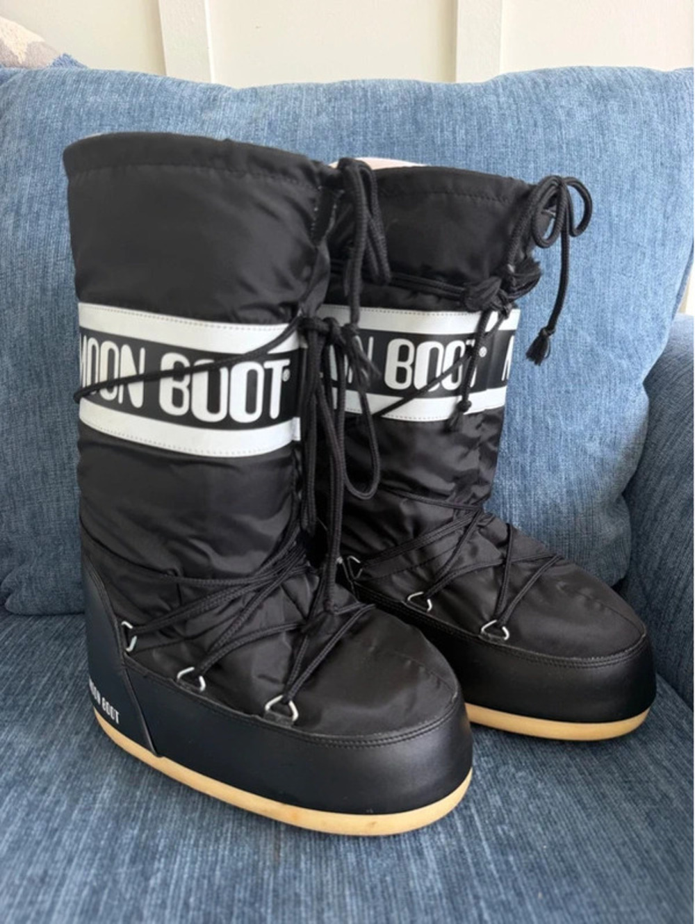 Black Moon Boot Icon Nylon snow boot size US 7/8.5
